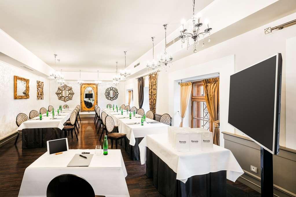 巴瑟罗布尔诺宫殿酒店 餐厅 照片